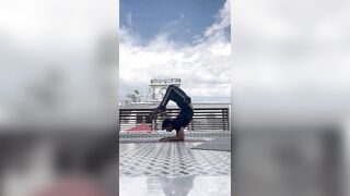 Pincha Mayurasana.???? #balance #skating #backbend #youtube #fitness #skater #yoga #flexibility