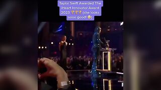 Taylor Swift CRACKS Funny Joke Accepting Her Innovator Award iHeart 2023!