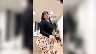 ameliasocurvy onlyfans twerk twerking