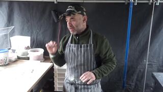 The easy Way to Stretching a Pizza in 45 Second, with Master Pizzaiolo Massimo Nocerino