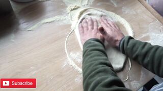 The easy Way to Stretching a Pizza in 45 Second, with Master Pizzaiolo Massimo Nocerino