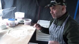 The easy Way to Stretching a Pizza in 45 Second, with Master Pizzaiolo Massimo Nocerino