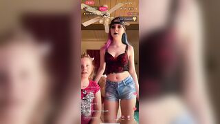 Woman Shows Daughter How To Twerk (TikTok Live)