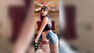 Woman Shows Daughter How To Twerk (TikTok Live)