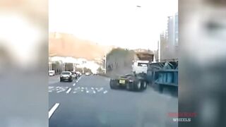 Total Idiots In Roads | Extreme Cars And Trucks Crash Compilation