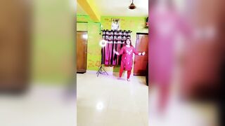 aksar is dunia#dancingqueen #shortvideo #facebookreels #instagram #tranding#entertainment #dacing