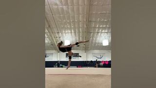 #gym #practice #rhythmicgymnastics #gymnast #panshe #balance #flexible #clubs #motivation #releve