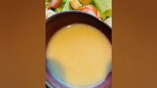 Seafood salad with garlic sauce#shortsfeed #shortvideo#foodie#recipe #yummy#challenge#salad#seafood