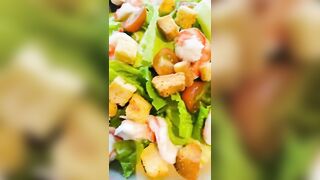 Seafood salad with garlic sauce#shortsfeed #shortvideo#foodie#recipe #yummy#challenge#salad#seafood