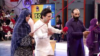 Is Game Mein Pehli Bar Jeete Hain - Kinza Hairan | KKJ Celebrity Club | 24th Ramzan