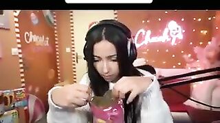 ELLE A MANGÉ DU PORC ? - Chocoh Tiktok