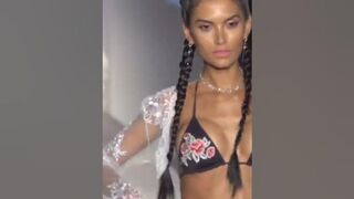 Frankies Bikinis Swimwear Fashion Show SS 2018 Miami Swim Week 2017(5)