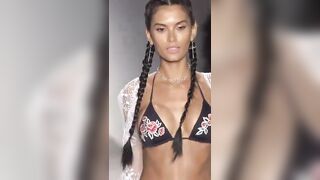 Frankies Bikinis Swimwear Fashion Show SS 2018 Miami Swim Week 2017(5)