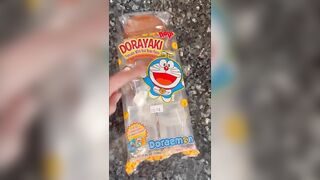 Irresistible Japanese anime Doraemon Dorayaki dessert!