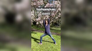 Side stretch - beginners Yoga #sandhya #sandhyacoyle #yogakeynsham #yoga