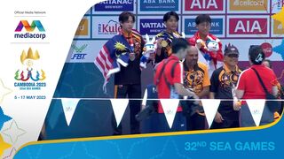 Malaysia's Enrique and Bertrand in Men's 10m Platform Victory Ceremony | Diving | SEA Games 2023