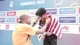 Malaysia's Enrique and Bertrand in Men's 10m Platform Victory Ceremony | Diving | SEA Games 2023