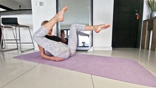 HIP STRETCH. YOGA ART. CONTORTION. GYMNASTICS FLEX. FITNESS STRETCHING. FLEXIBLE WARM-UP. 커팅 드리프트