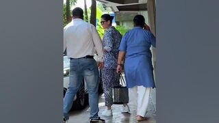 Kareena Kapoor spotted in the city???? #celebrity #kareenakapoorkhan #celebritylookalike #mediaonenews