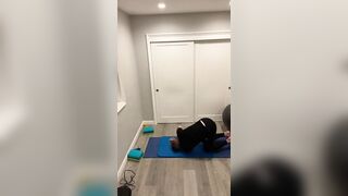 71 yr old runner does a 15 minute yoga flow at 4:00 am before going for a run