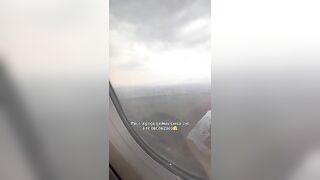 Un usuario de TikTok logró grabar, desde un avión, al Popocatépetl entrando en erupción