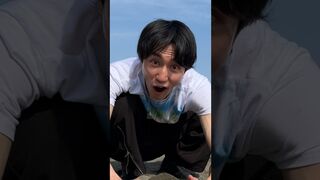 ISSEI funny video ???????????? | I try it, too! Sand art