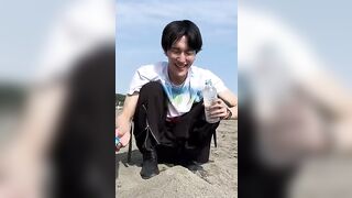 ISSEI funny video ???????????? | I try it, too! Sand art