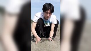 ISSEI funny video ???????????? | I try it, too! Sand art