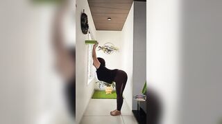 shoulder opening stretching #yoga #yogalife #viral #youtubeshorts #youtube #trending #instagram