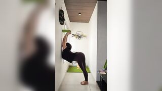 shoulder opening stretching #yoga #yogalife #viral #youtubeshorts #youtube #trending #instagram