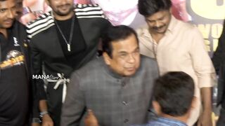 Brahmanandam Super Fun With Bouncers @ Unstoppable Trailer Launch | Manastars