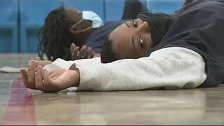 Yoga classes helping inmates in Fulton County Jail