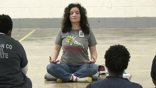 Yoga classes helping inmates in Fulton County Jail