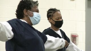 Yoga classes helping inmates in Fulton County Jail