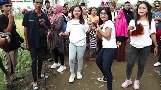 GOYANG TIKTOK VIRAL ACA ACA NEHI NEHI DANCE CANTIK ALYA CECE MEGANTARA