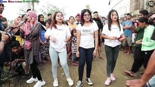 GOYANG TIKTOK VIRAL ACA ACA NEHI NEHI DANCE CANTIK ALYA CECE MEGANTARA