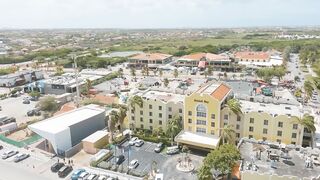 Brickell Bay Beach Club Aruba lo bira Radisson RED