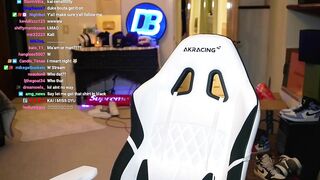 Duke Dennis Shows His Girlfriend on Stream ????