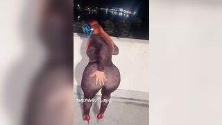 Masked Girl Twerk