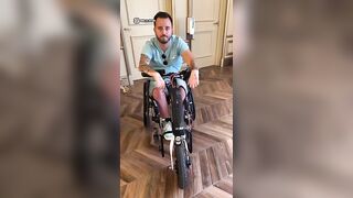 Avantage du fauteuil ♿️(abonne toi aussi sur Instagram : roro_le_costaud)