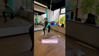 Aerial yoga lesson ✨️ Angel Pose #aerialyoga #hammocks #yoga #flexibility #stretching