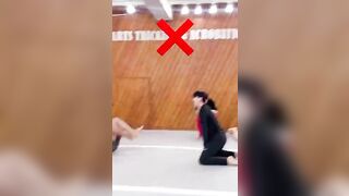 남자둘이 껴안고 있는 이유는⁉️???? Partner Challenge