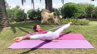 SPLIT STRETCH. SPLITS & OVERSPLITS. CONTORTION WORKOUT. GYMNASTICS FLEX. YOGA. STRETCHING ROUTINE.