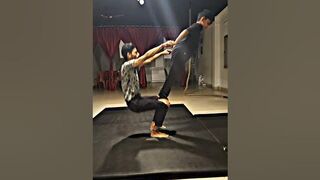 New Duet trick #subcribemychannel #yoga #backflip #tutorialdance #dance #tutorial #lyricaldance