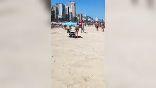 Sunny day in Copacabana beach rio de Janeiro ???????? going through the beach #copacabana