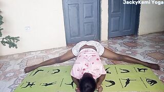 JackyKemi Daily Morning Legs Stretch Routine???? . STRETCHING SPLIT.