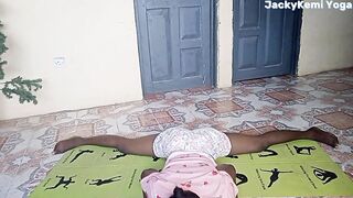 JackyKemi Daily Morning Legs Stretch Routine???? . STRETCHING SPLIT.