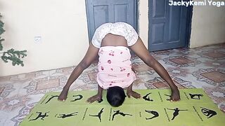 JackyKemi Daily Morning Legs Stretch Routine???? . STRETCHING SPLIT.