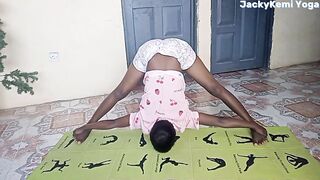 JackyKemi Daily Morning Legs Stretch Routine???? . STRETCHING SPLIT.