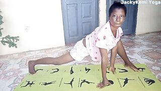 JackyKemi Daily Morning Legs Stretch Routine???? . STRETCHING SPLIT.